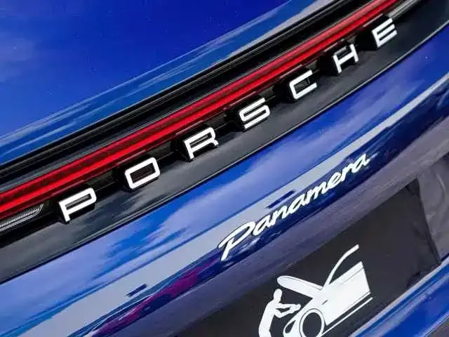 Porsche Panamera — Фото автомобиля 11