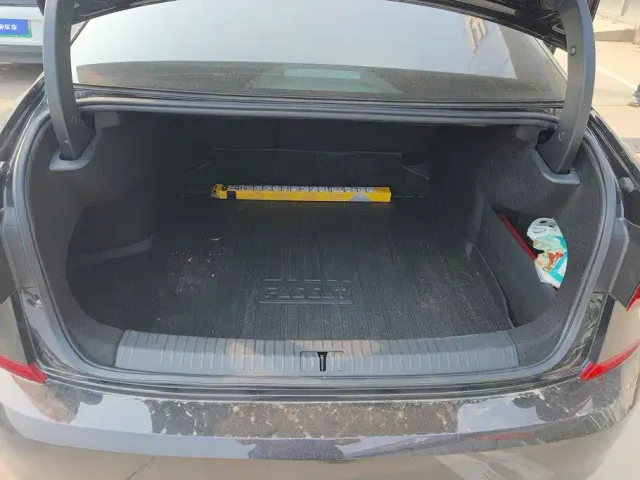 Volkswagen Passat — Фото автомобиля 4