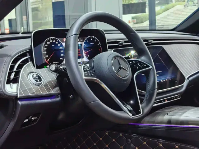 Mercedes-Benz E-Class — Фото автомобиля 10