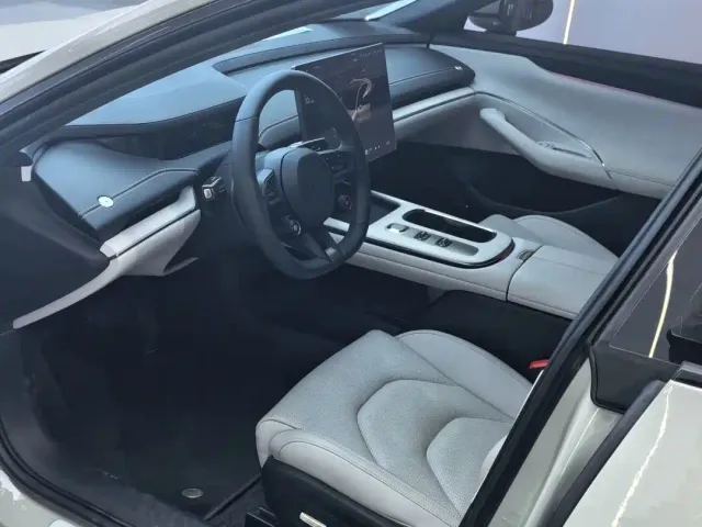 Xiaomi SU7 — Фото автомобиля 5