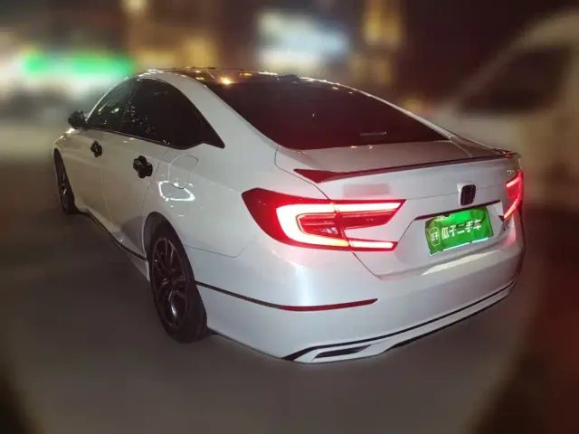 Honda Accord — Фото автомобиля 4