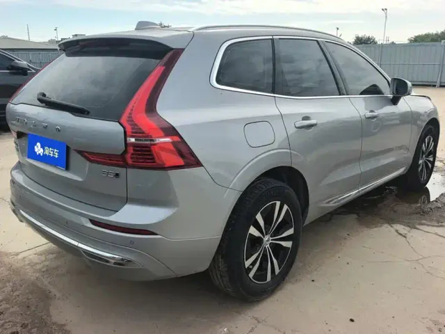 Volvo XC60 — Фото автомобиля 3