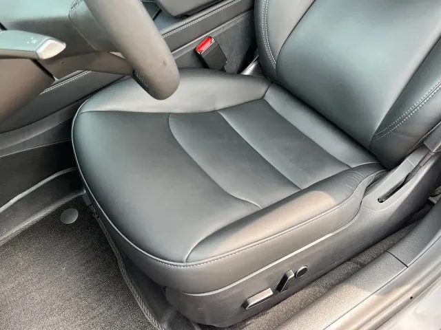 Tesla Model 3 — Фото автомобиля 5