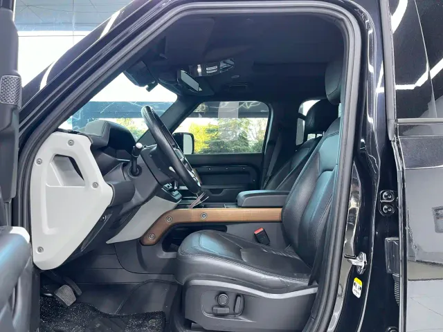 Land Rover Defender — Фото автомобиля 6