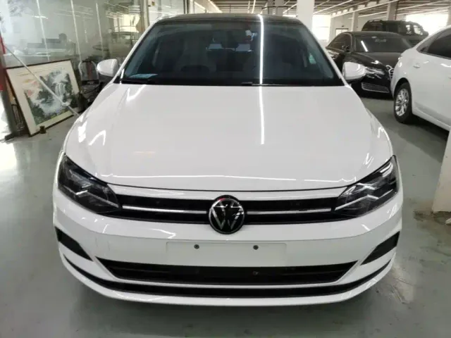 Volkswagen Polo — Фото автомобиля 2