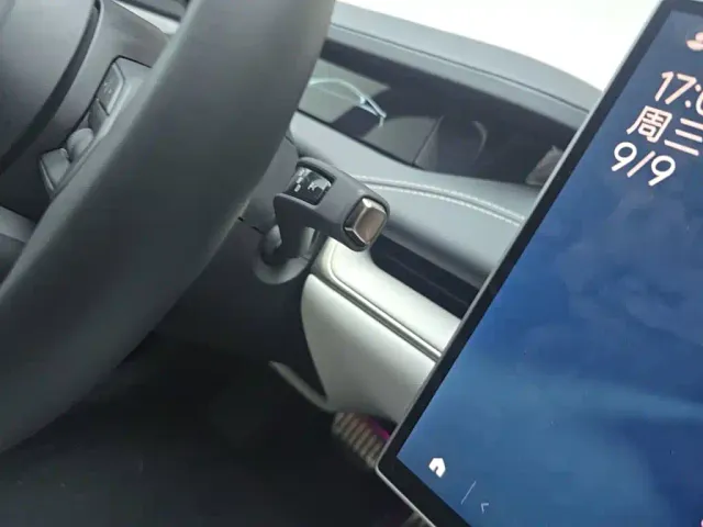 Xiaomi SU7 — Фото автомобиля 13