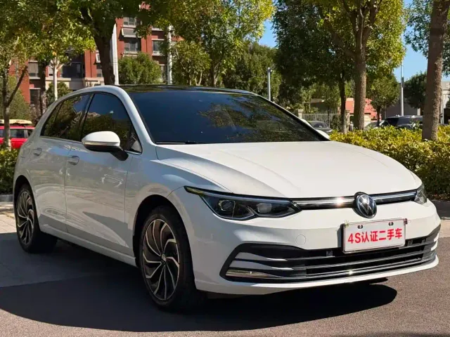 Volkswagen Golf — Фото автомобиля 3