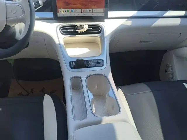 Geely Starry Wish — Фото автомобиля 13