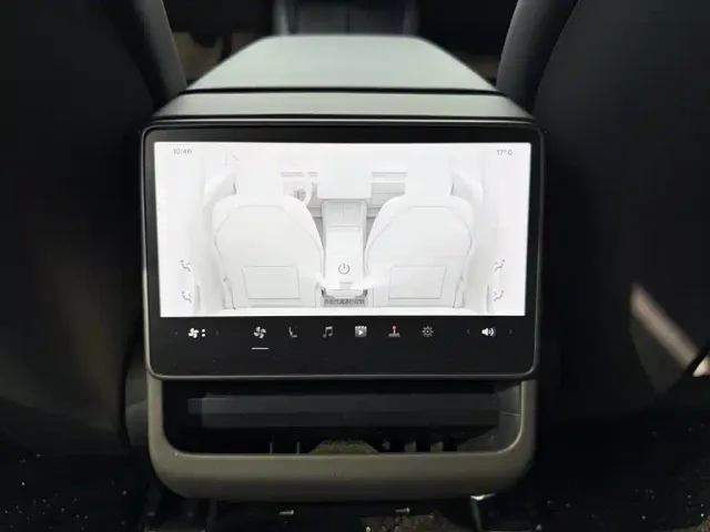Tesla Model 3 — Фото автомобиля 7