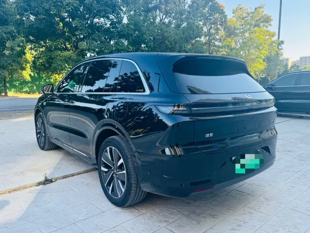 Li Auto L6 — Фото автомобиля 7