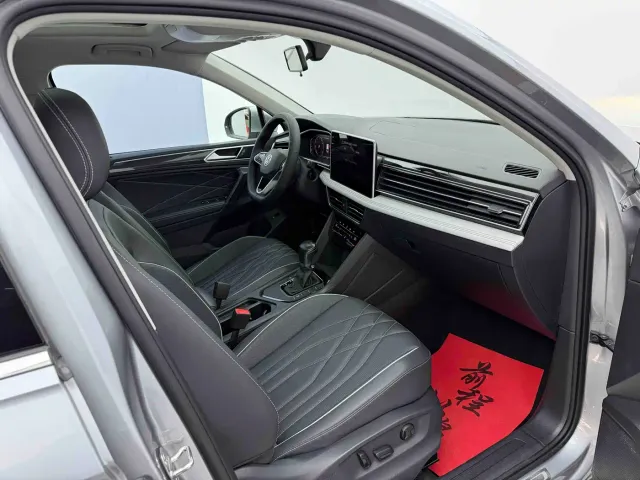 Volkswagen Tiguan L — Фото автомобиля 18
