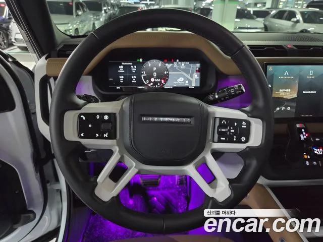 Land Rover Defender — Фото автомобиля 8