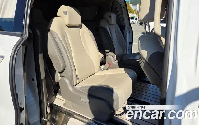 Kia Carnival — Фото автомобиля 16