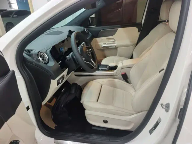 Mercedes-Benz EQA — Фото автомобиля 14