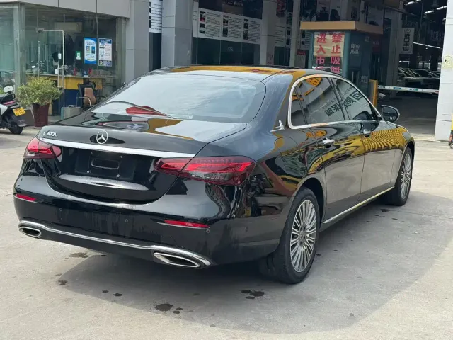 Mercedes-Benz E-Class — Фото автомобиля 9