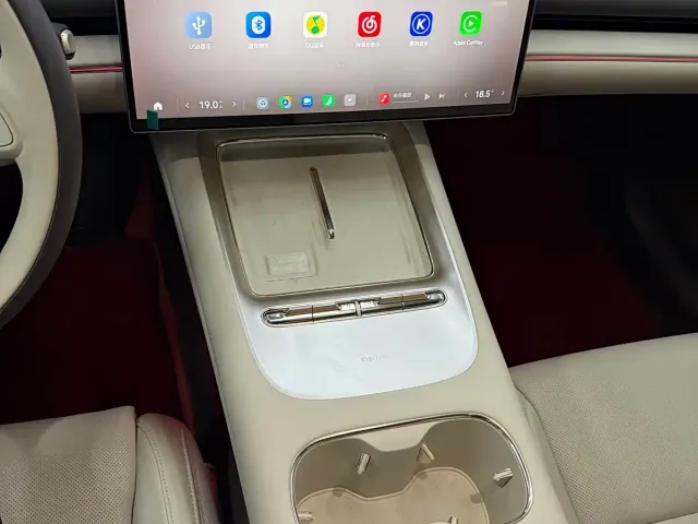 Xiaomi SU7 — Фото автомобиля 3