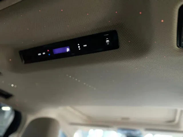 Toyota Granvia — Фото автомобиля 16