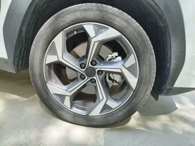Geely Boyue L — Фото автомобиля 24