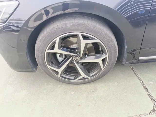 Volkswagen Passat 2023 330TSI Starlight Premium Edition — Фото автомобиля 22