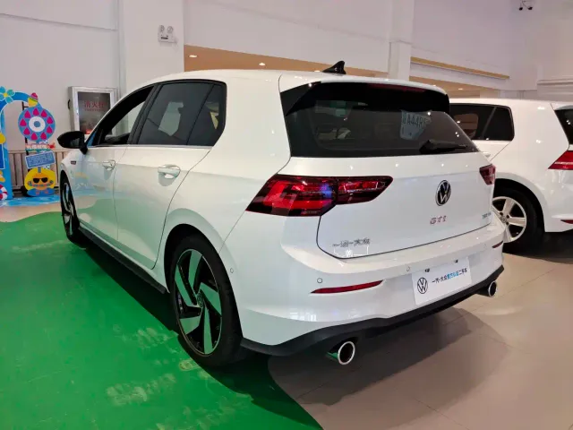 Volkswagen Golf GTI — Фото автомобиля 5