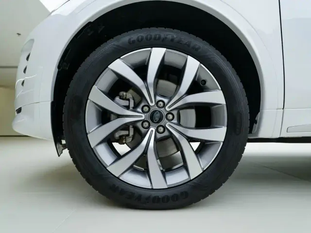 Land Rover Discovery Sport — Фото автомобиля 12