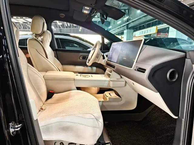 Li Auto i6 — Фото автомобиля 11