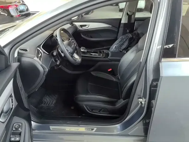 Roewe i6 MAX — Фото автомобиля 10