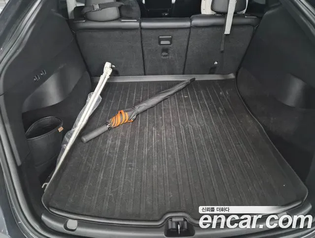 Tesla Model Y — Фото автомобиля 9