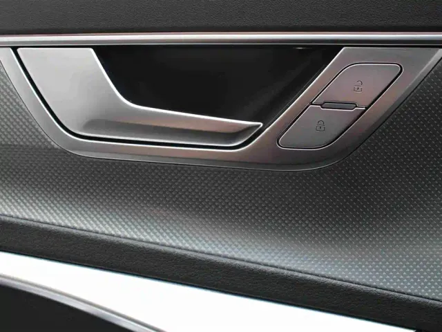 Audi A6L — Фото автомобиля 15