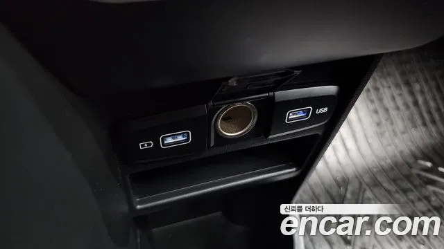 Hyundai Staria Staria 4WD Tourer 9 мест — Фото автомобиля 10