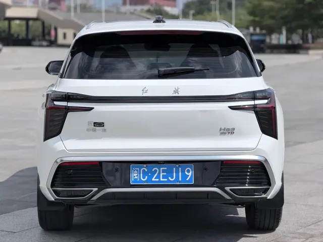 Hongqi HS3 — Фото автомобиля 5