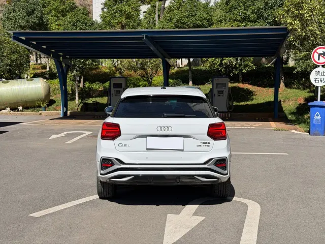 Audi Q2L — Фото автомобиля 6