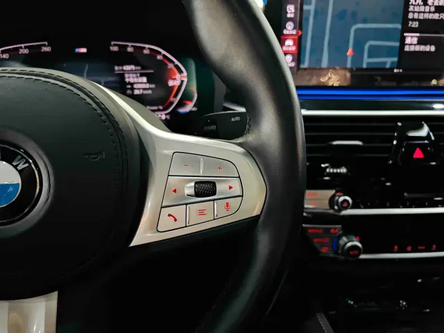 BMW 5 Series — Фото автомобиля 18