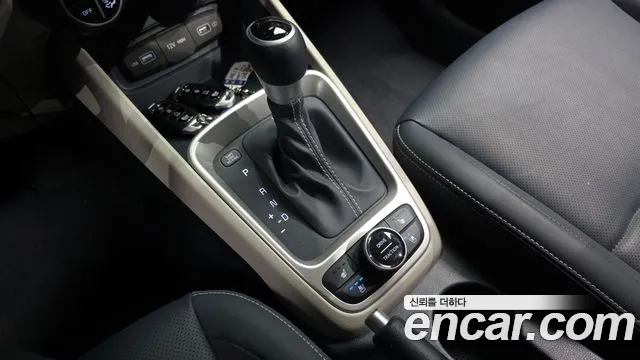 Hyundai Venue Venue 1.6 Modern Plus — Фото автомобиля 9
