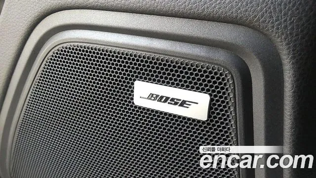 Porsche Macan — Фото автомобиля 12