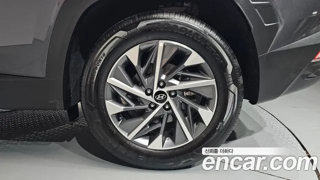 Hyundai Tucson Tucson (NX4) Бензин 1.6 турбо 2WD — Фото автомобиля 21