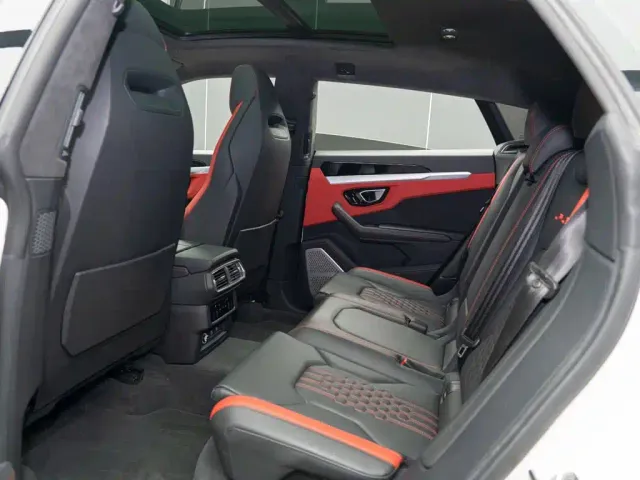 Lamborghini Urus — Фото автомобиля 12