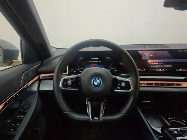 BMW i5 — Фото автомобиля 13