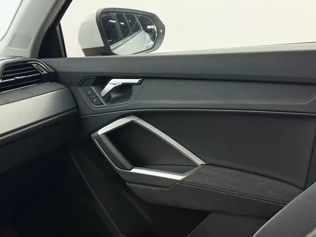 Audi Q3 — Фото автомобиля 10