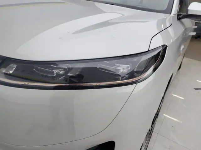 Dongfeng eπ 008 — Фото автомобиля 5