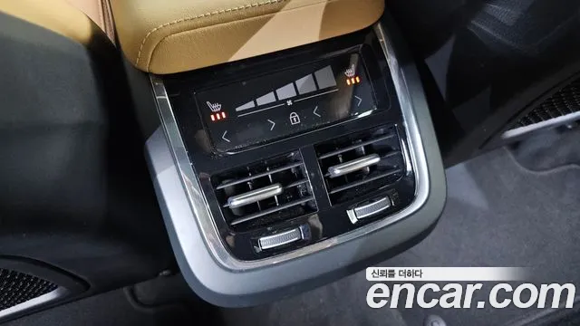 Volvo XC60 Generation 2 — Фото автомобиля 30