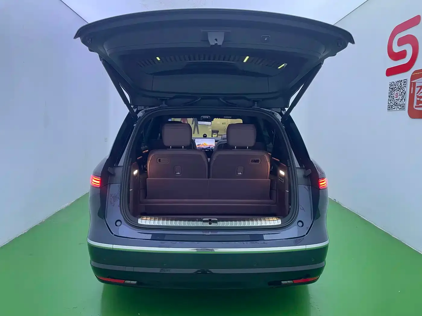 NIO NIO ES8 2025 Model 6-Seat Executive Luxury Edition — Фото автомобиля 17
