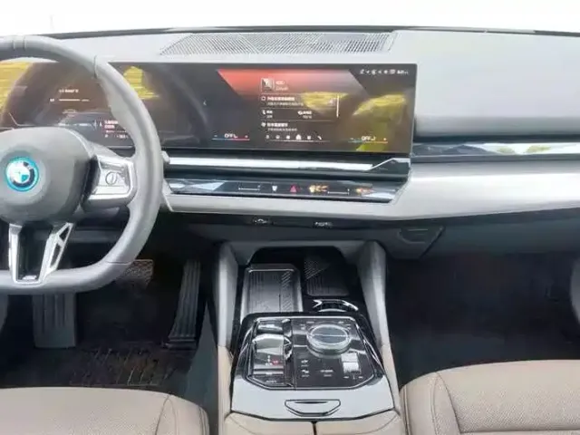BMW i5 — Фото автомобиля 11