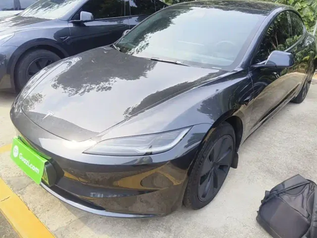 Фотография автомобиля — Tesla Model 3