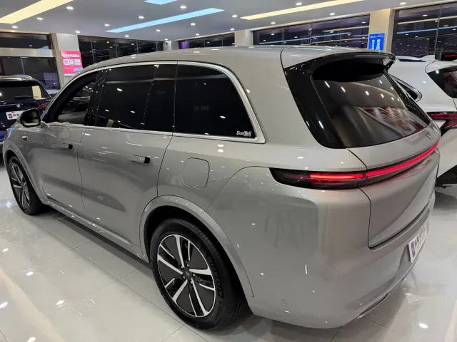 Li Auto L8 — Фото автомобиля 6