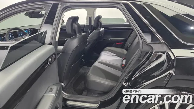 Hyundai Grandeur Grandeur (GN7) 2.5 Бензин 2WD — Фото автомобиля 11