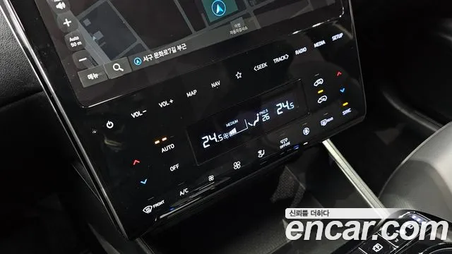 Hyundai Tucson Tucson (NX4) Бензин 1.6 турбо 2WD — Фото автомобиля 17
