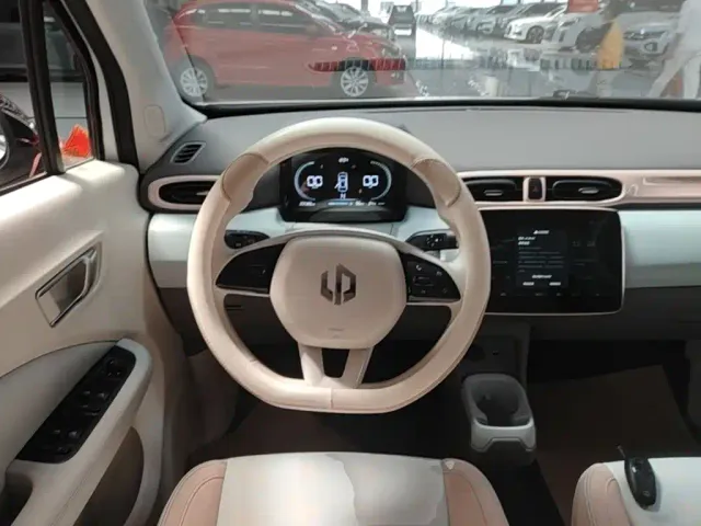 Leapmotor T03 — Фото автомобиля 10