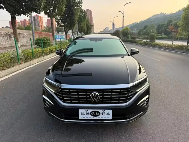 Volkswagen Passat — Фото автомобиля 2