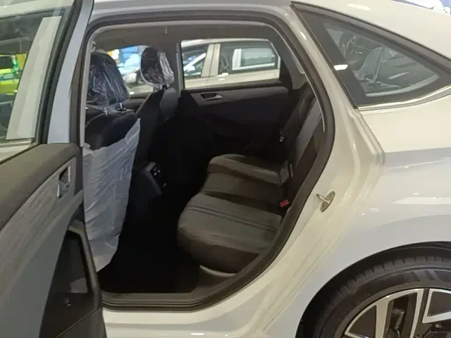 Volkswagen Sagitar — Фото автомобиля 16